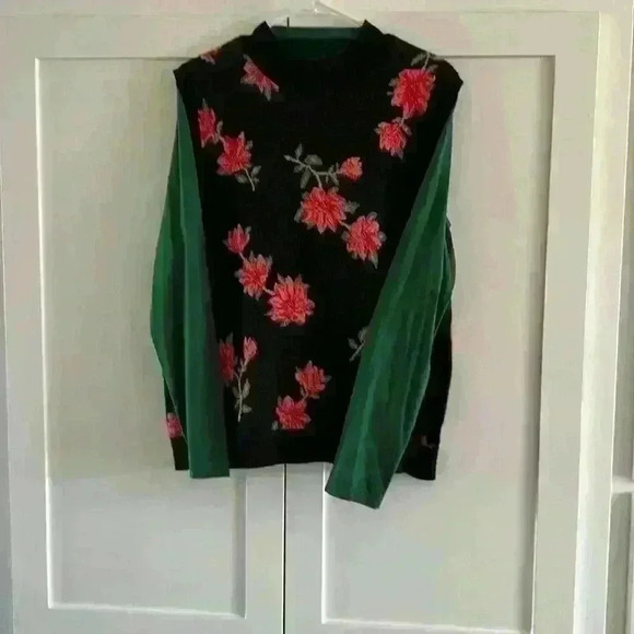 TWO ITEM LIST:DRAPER JAMES WOMENS SIZE XXL GREEN BODY SUIT WITH ROSE FLOWERS. - Picture 1 of 8